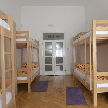 Hostel Flow House Centar نوفي ساد المظهر الخارجي الصورة