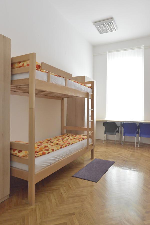 Hostel Flow House Centar نوفي ساد المظهر الخارجي الصورة